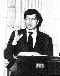 Photo of attorney Anthony R. DiFruscia speaking from a lectern in 1970
